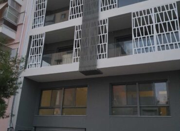 Νέα τριώροφη οικοδομή, με υπόγειο γκαράζ και φυτεμένο δώμα